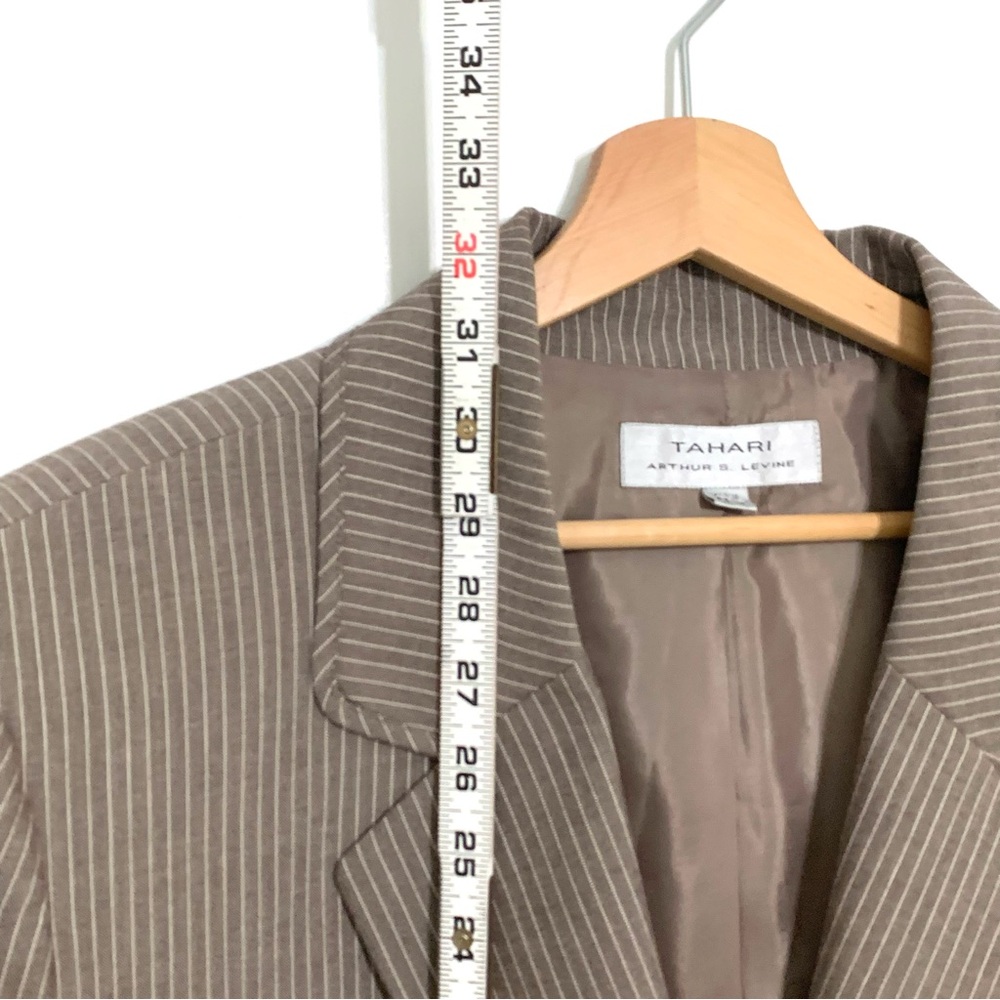 Tahari Brown Pinstripe Blazer Size 22W Two Button Notched Collar Professional - Picture 6 of 11